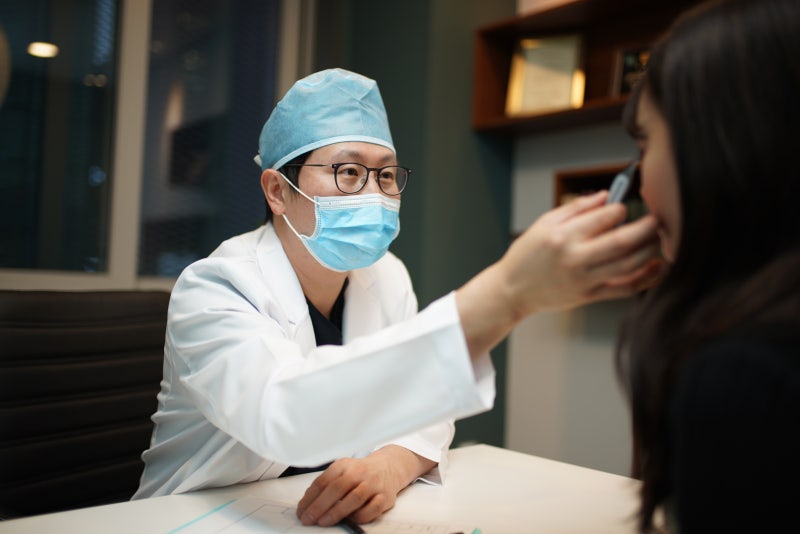 Nâng cơ rãnh mũi má Gangnam, hiệu quả đến đâu đối với tình trạng hõm và chảy xệ? Tổng hợp sự khác biệt giữa các loại chỉ
