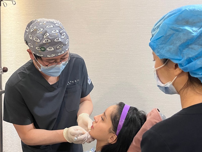قبل اختيار عيادة لشد الوجه في جانجنام، لماذا يجب التحقق من محيط الوجه وعلامات الشيخوخة أولاً؟ 사진 3
