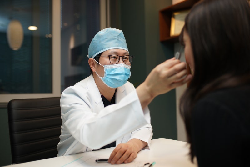 신사역성형외과, 리프팅 잘하는곳 후기만 보고 가면 될까? 시술 전 확인할 점